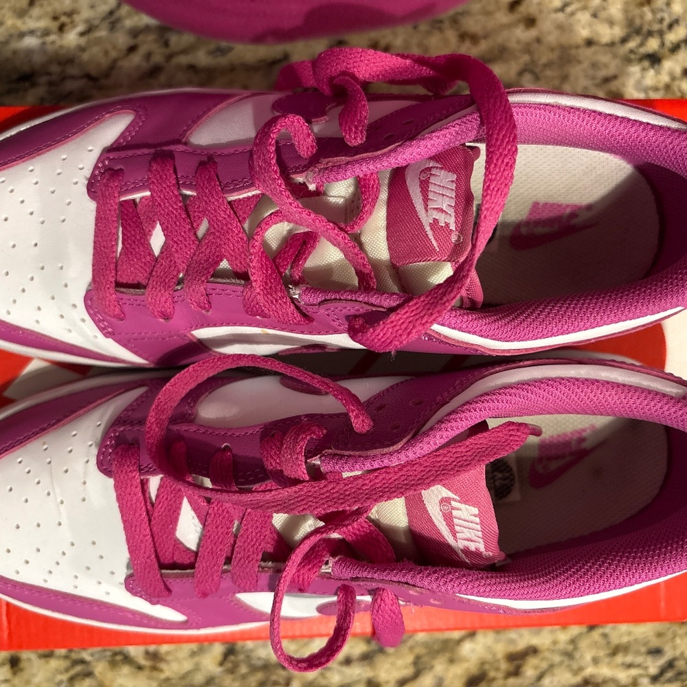 Pink low fuchsia dunks